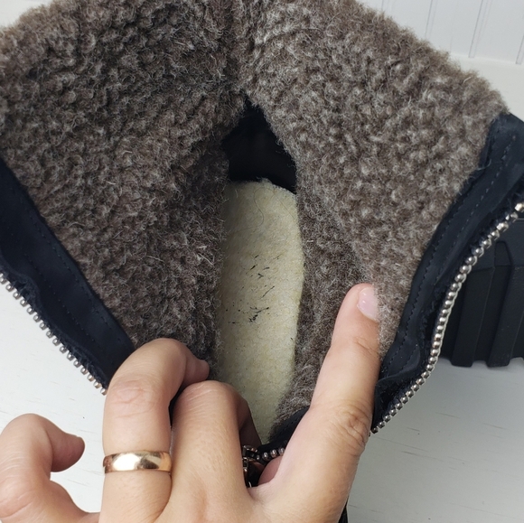 Leather with real fur inside winter Lug heel Boots - Picture 8 of 10